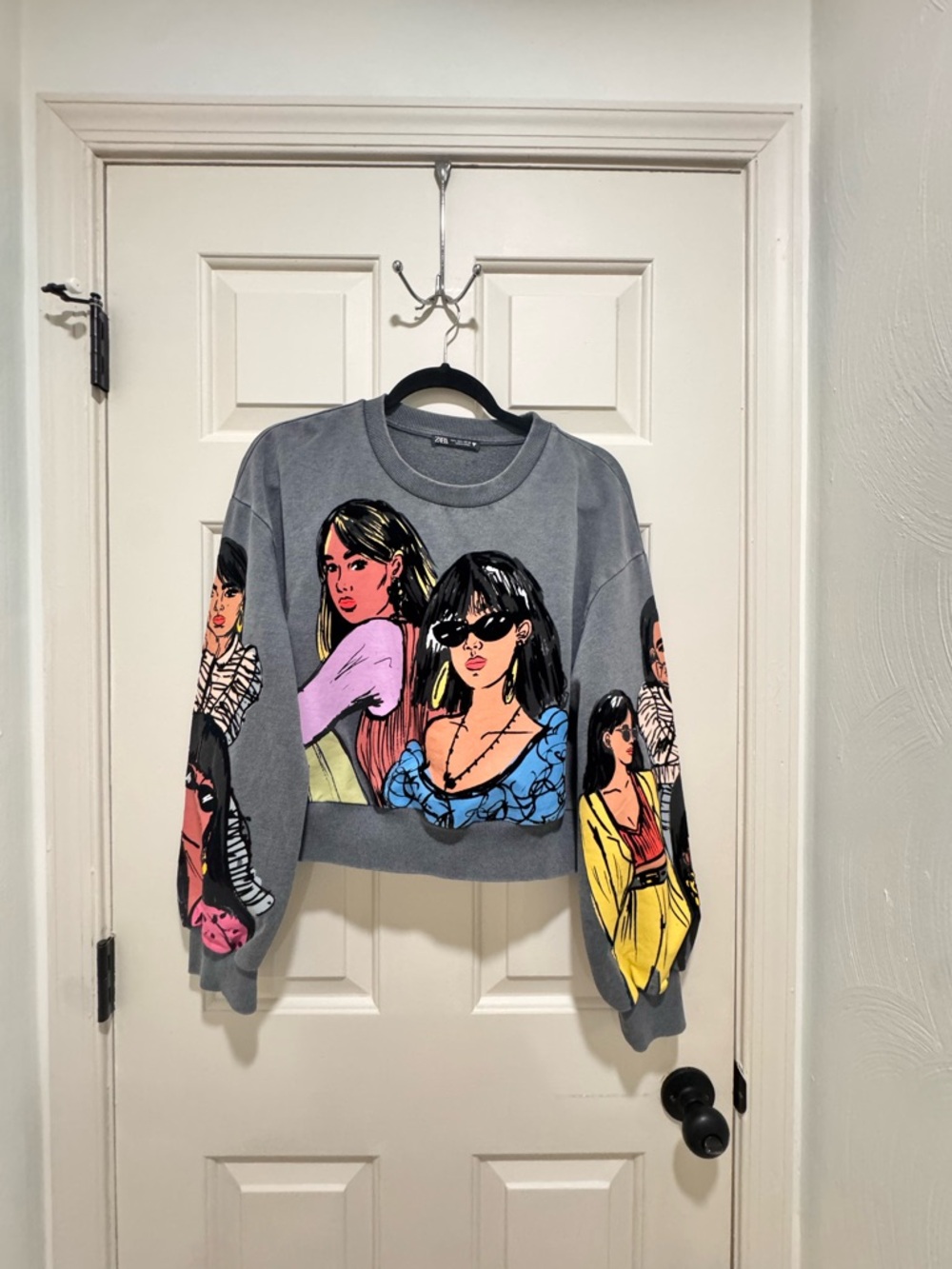 Zara Gray Graphic Cropped Sweater with Multicolor Illustrations